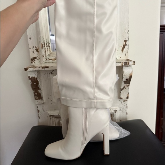 NWT Lulu's Cream Heeled Lorlia Boots with Chunky Heel Size 7 - Picture 5 of 7